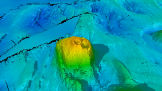 A seamount with a double vent discovered at the bottom of the Southern Ocean.