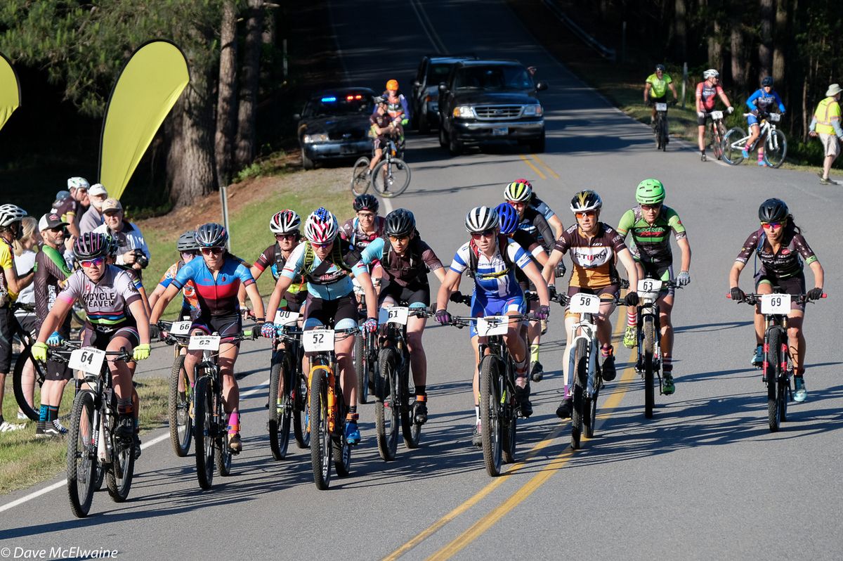 The Pro Women head out onto a starting loop