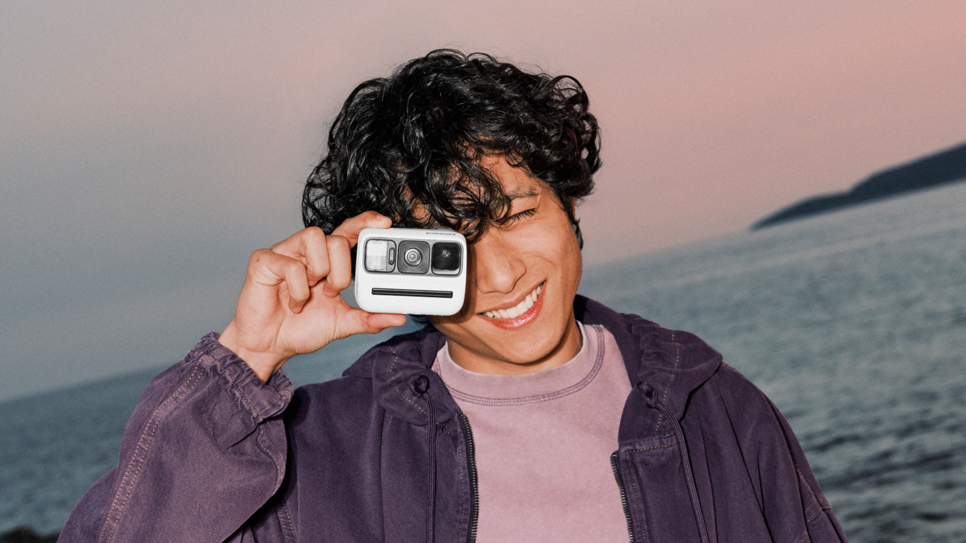 techradar.com - Jon Stapley - Is this the camera of the summer? The Polaroid Go Generation 3 is a tiny instant camera aimed at Gen Z festival-goers
