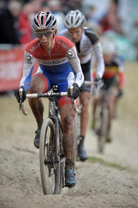 Dutch champion Lars van der Haar (Rabobank Development Team) leads Niels Albert (BKCP-Powerplus) at Superprestige Gieten