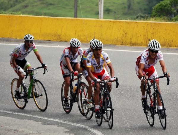The five-man break wouldn't make it to the finish intact.