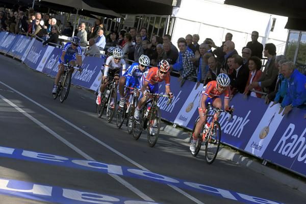 Dutch teammates Anna Van Der Breggen and Marianne Vos power the winning break.