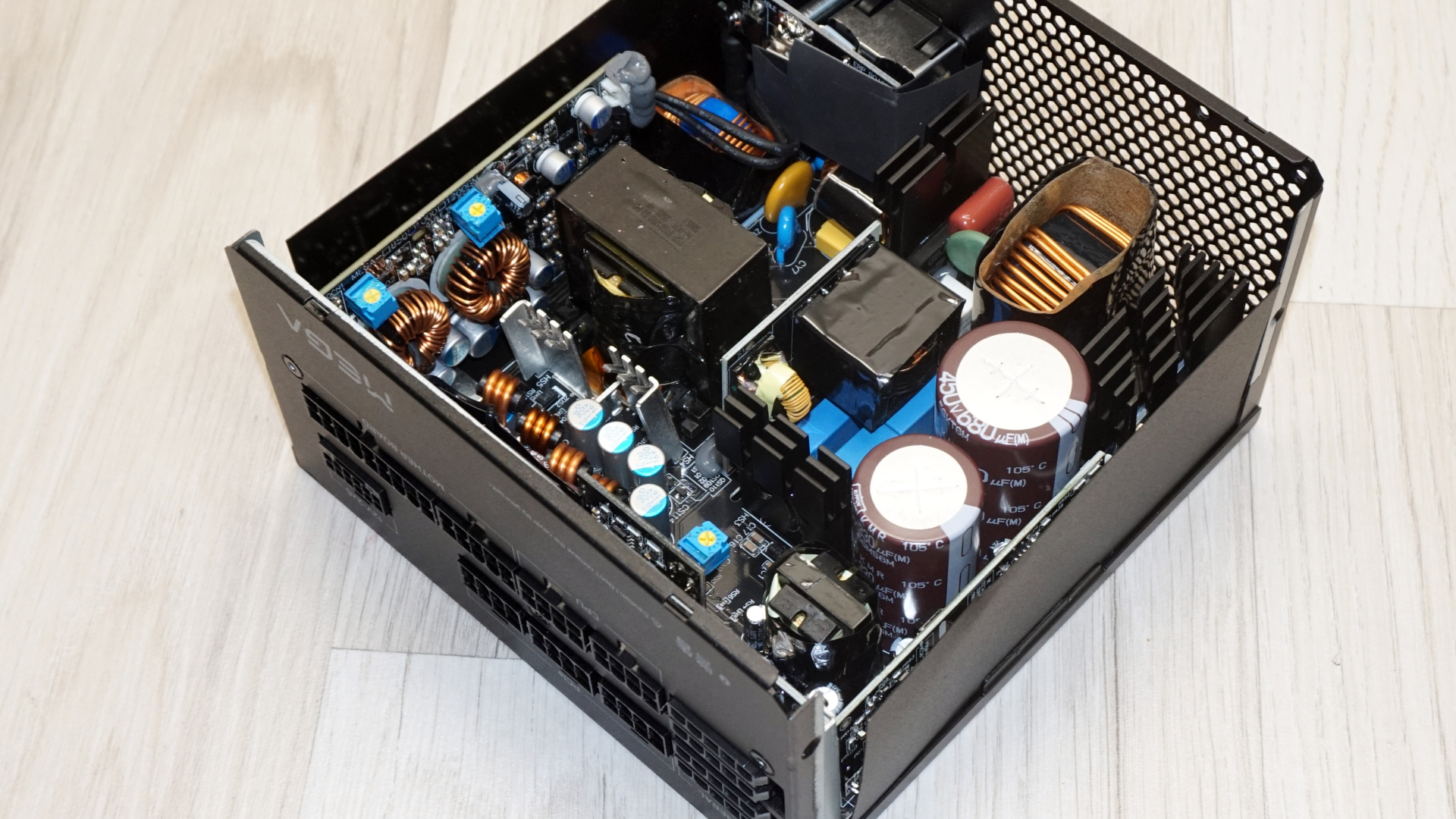 FSP Mega GM ATX 3.1 1200W