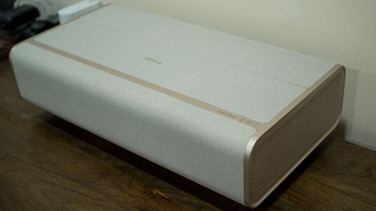 XGIMI Aura 2 4K UST laser projector