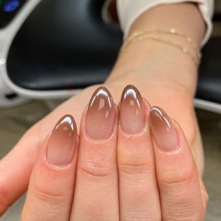 Subtle Sandy Mani