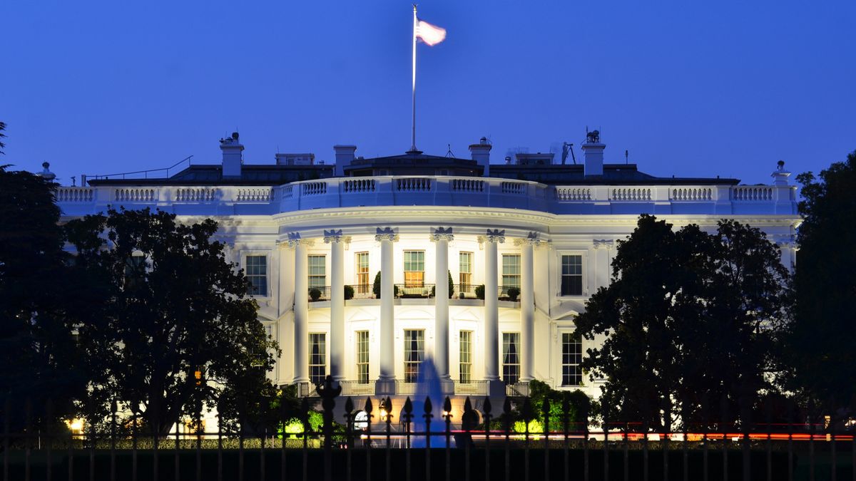 Front of the White House at night