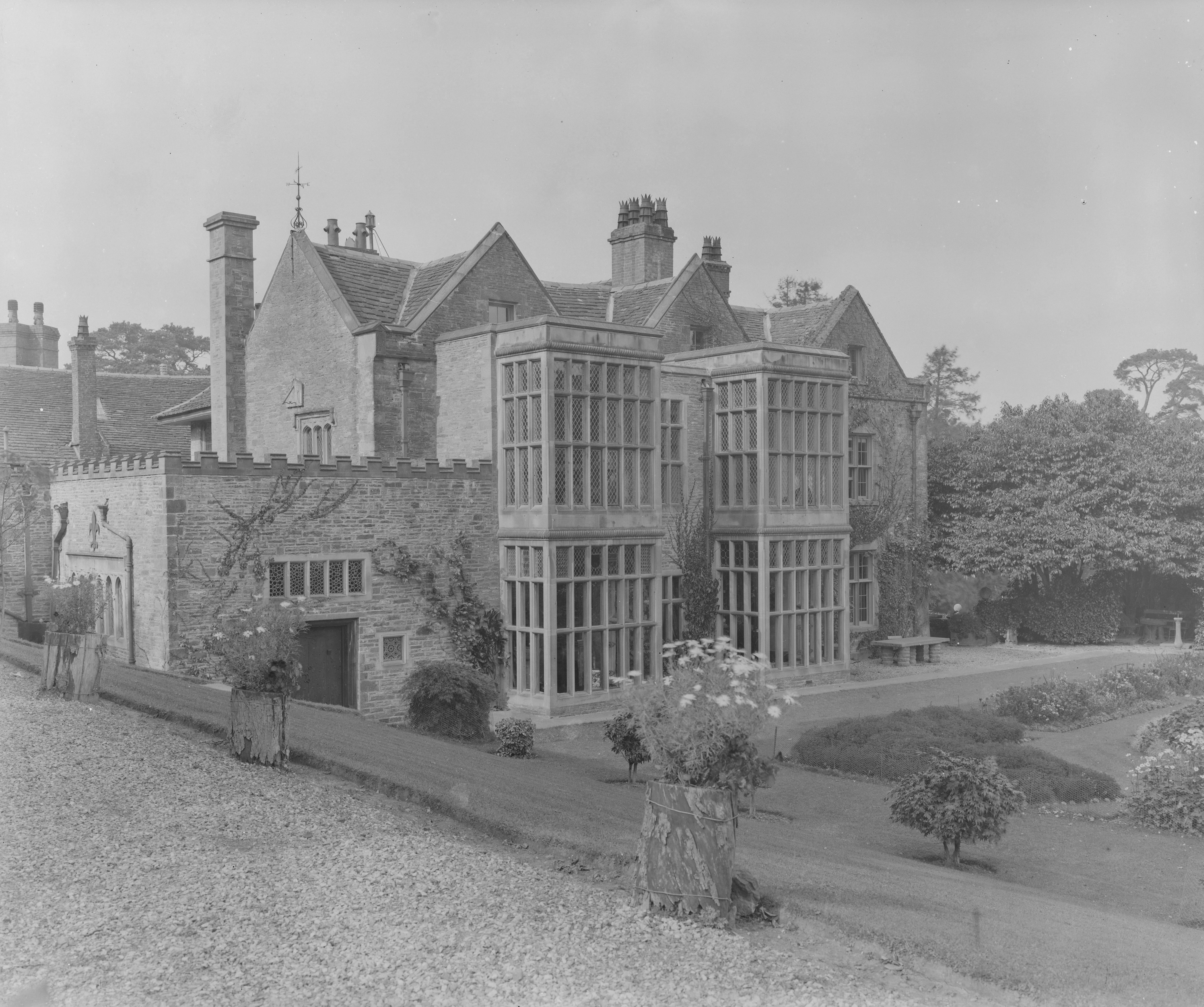 Llanvihangel Court