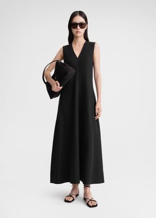 Fluid V-Neck Dress Black