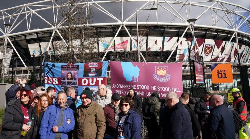 Hammers protest