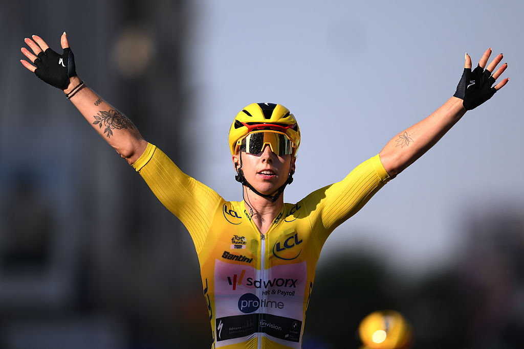 GENEVA, SWITZERLAND - AUGUST 02: Lorena Wiebes of Netherlands and Team SD Worx - Protime - Yellow leader jersey celebrates at finish line as stage winner during the 5th Tour de France Femmes 2026, Stage 2 a 147.9km stage from Aigle to Geneva / #UCIWWT / on August 02, 2026 in Geneva, Switzerland. (Photo by Alex Broadway/Getty Images)