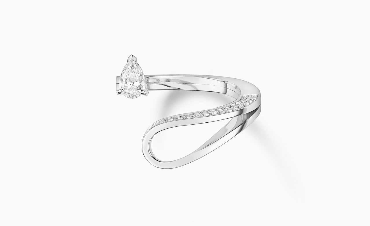 Serti Inversé ring in white gold