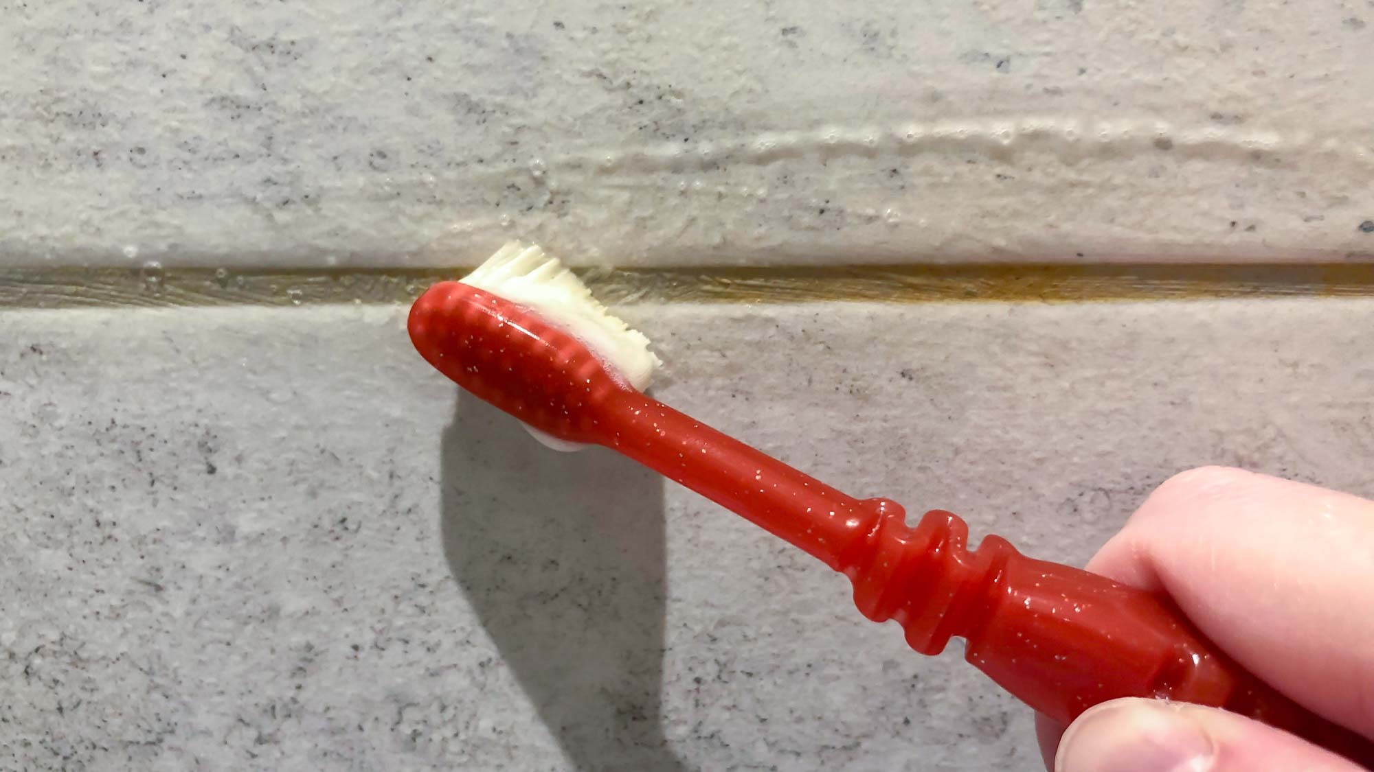 Зубная щетка для чистки затирки