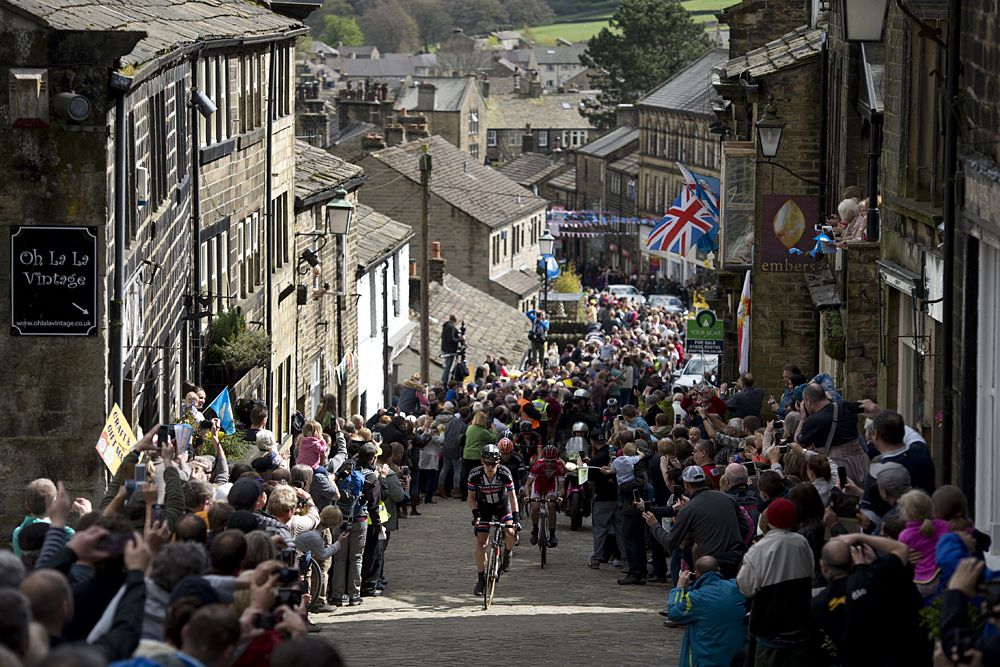 Cobblestone street through the village of Haworth during stage 3 Tour de Yorkshire