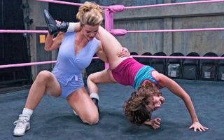 Glow Season 2 (Netflix)
