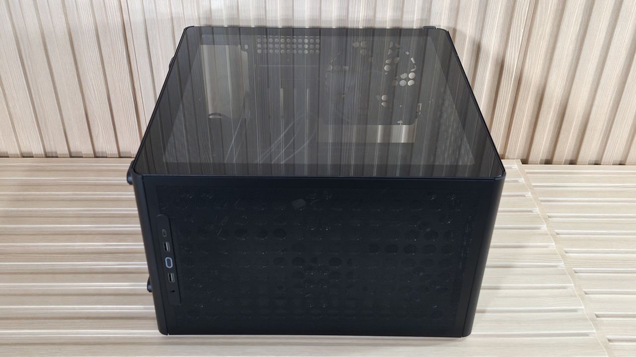 Cooler Master Q300L V3 - Case outside