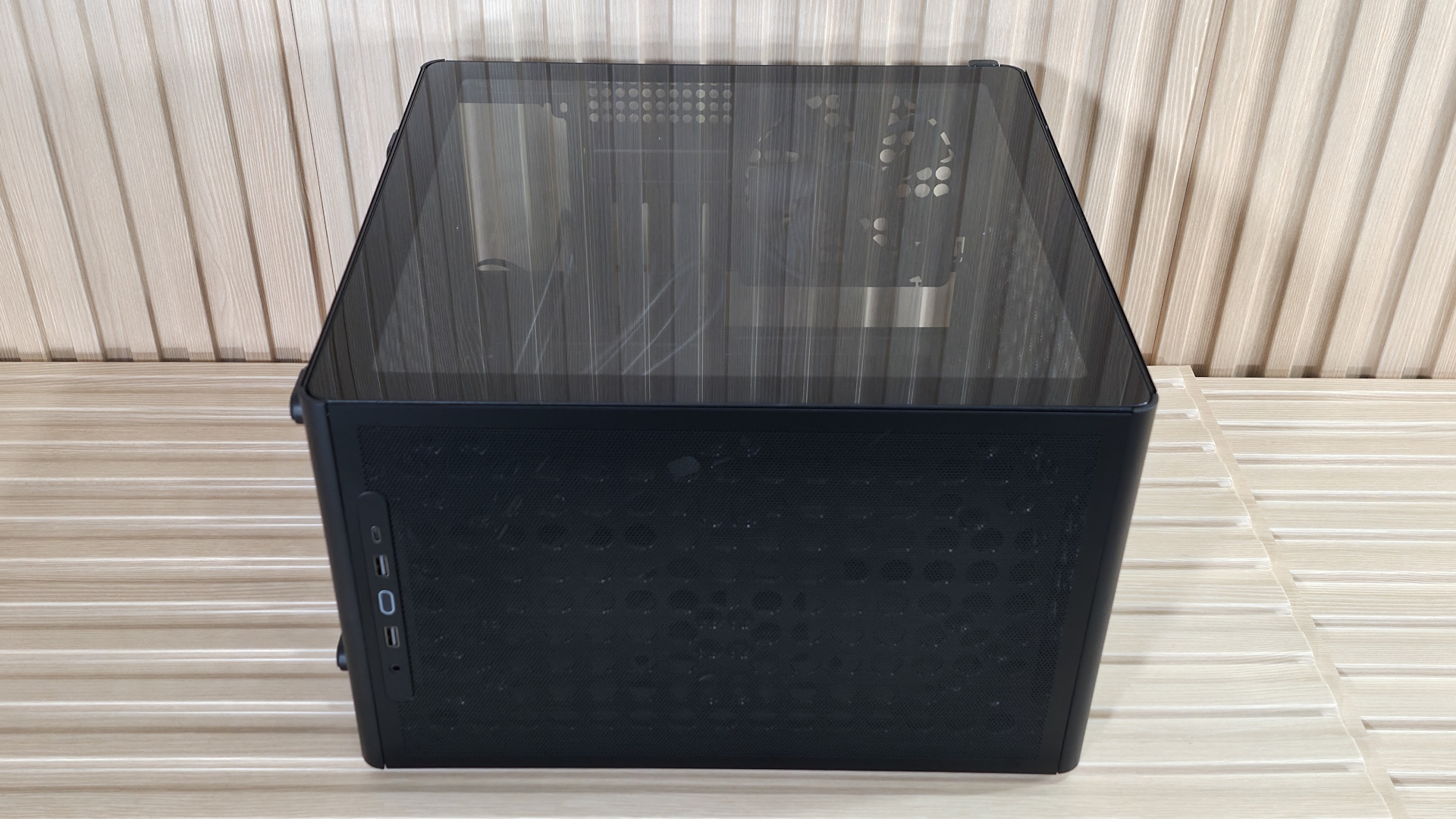 Cooler Master Q300L V3 - Case outside