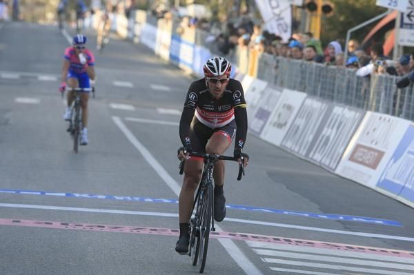 Fabian Cancellara (Radioshack-Nissan) bringing up the rear
