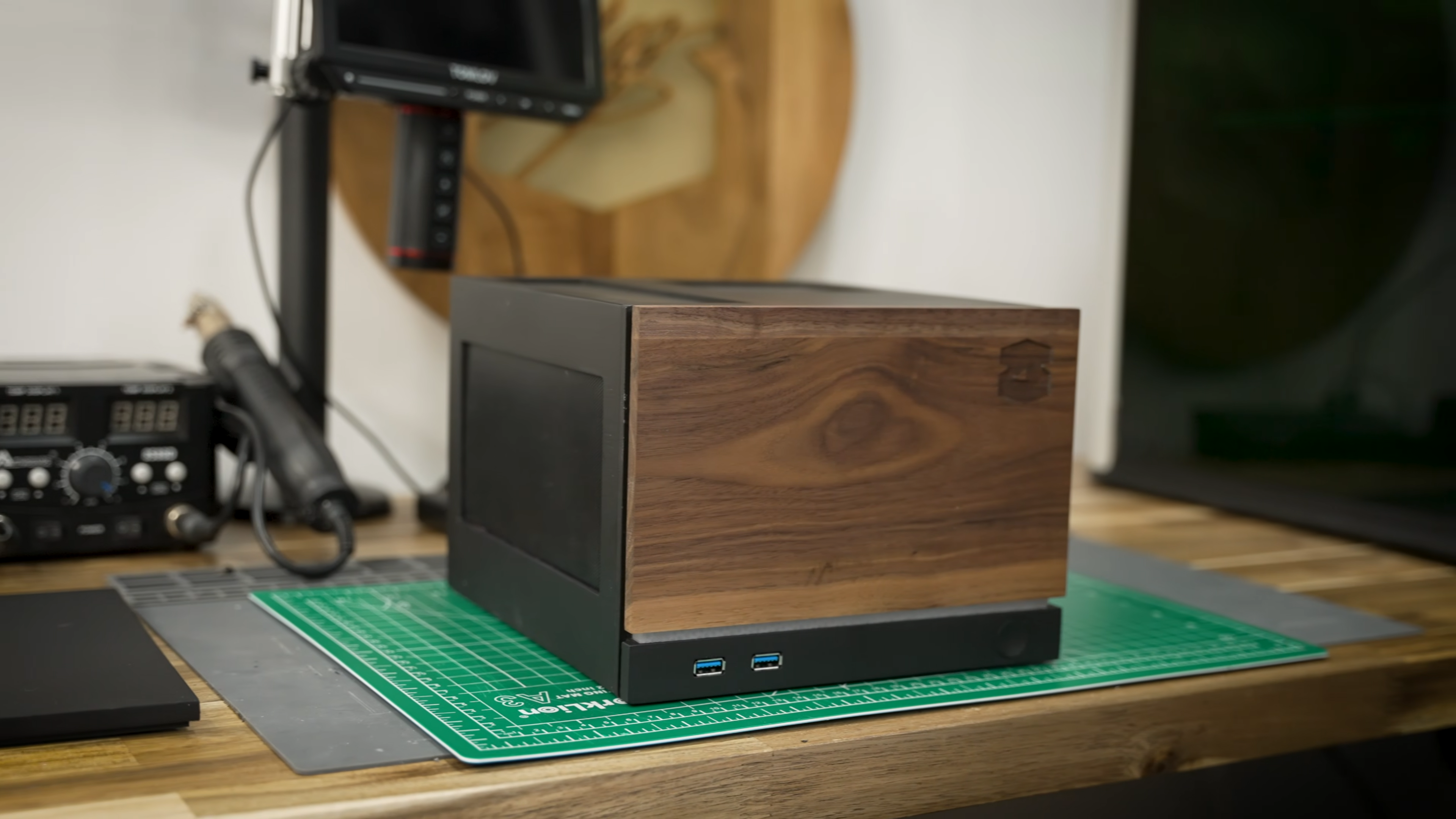 Pictures of Zac Builds' attempt at a Steam Machine, with a wood front plate.