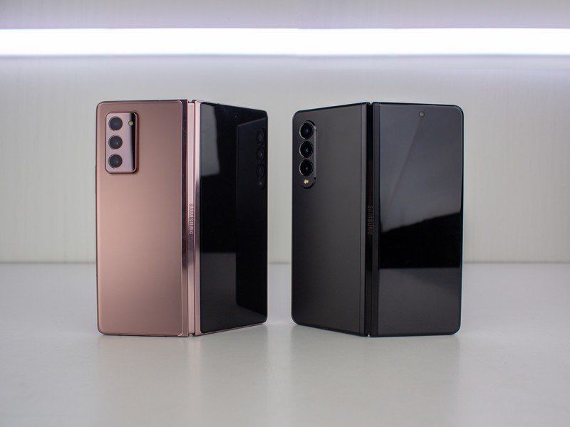 Samsung Galaxy Z Fold 2 Vs 3 Flex Back