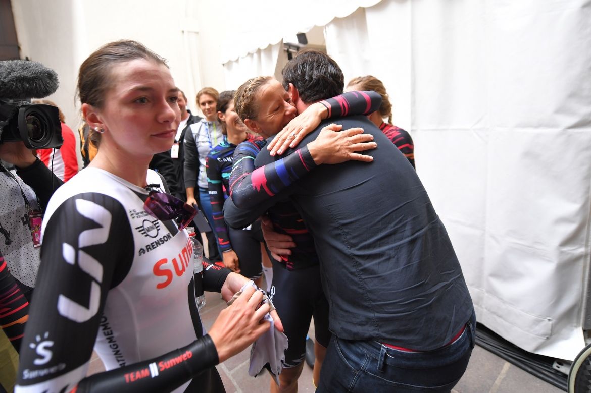 Trixi Worrack celebrates Worlds team time trial victory.
