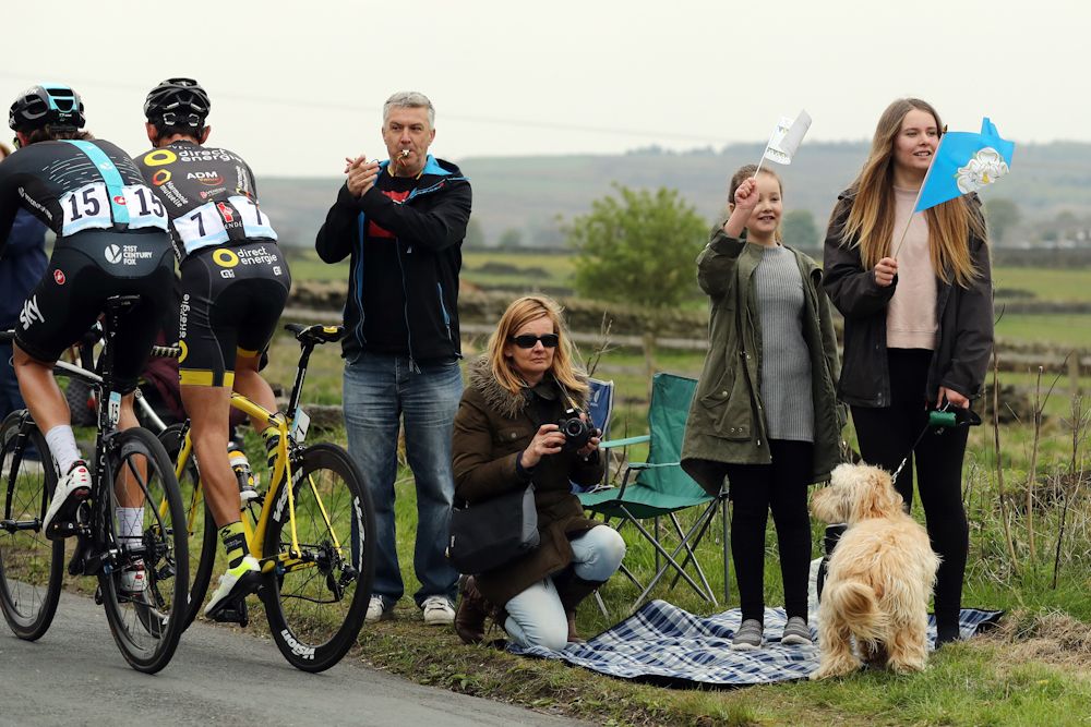 Fans encourage the riders during stage 3 of the 2017 Tour de Yorkshire