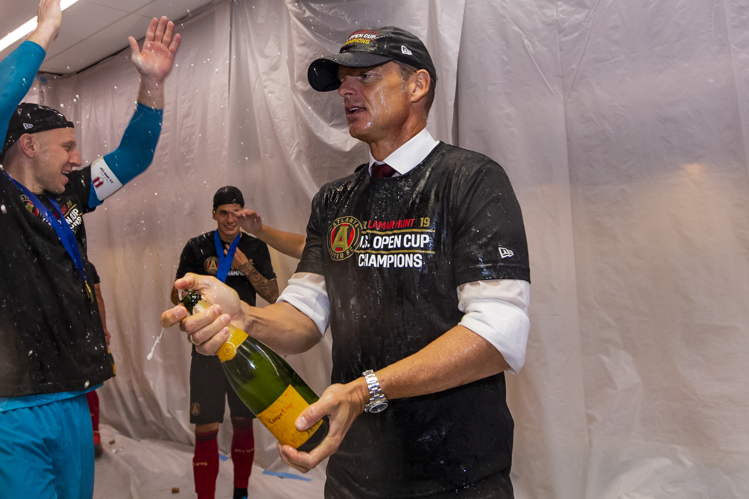 Atlanta United coach Frank de Boer celebrates after defeating Minnesota United 2-1 to win the U.S. Open Cup Final in August 2019.