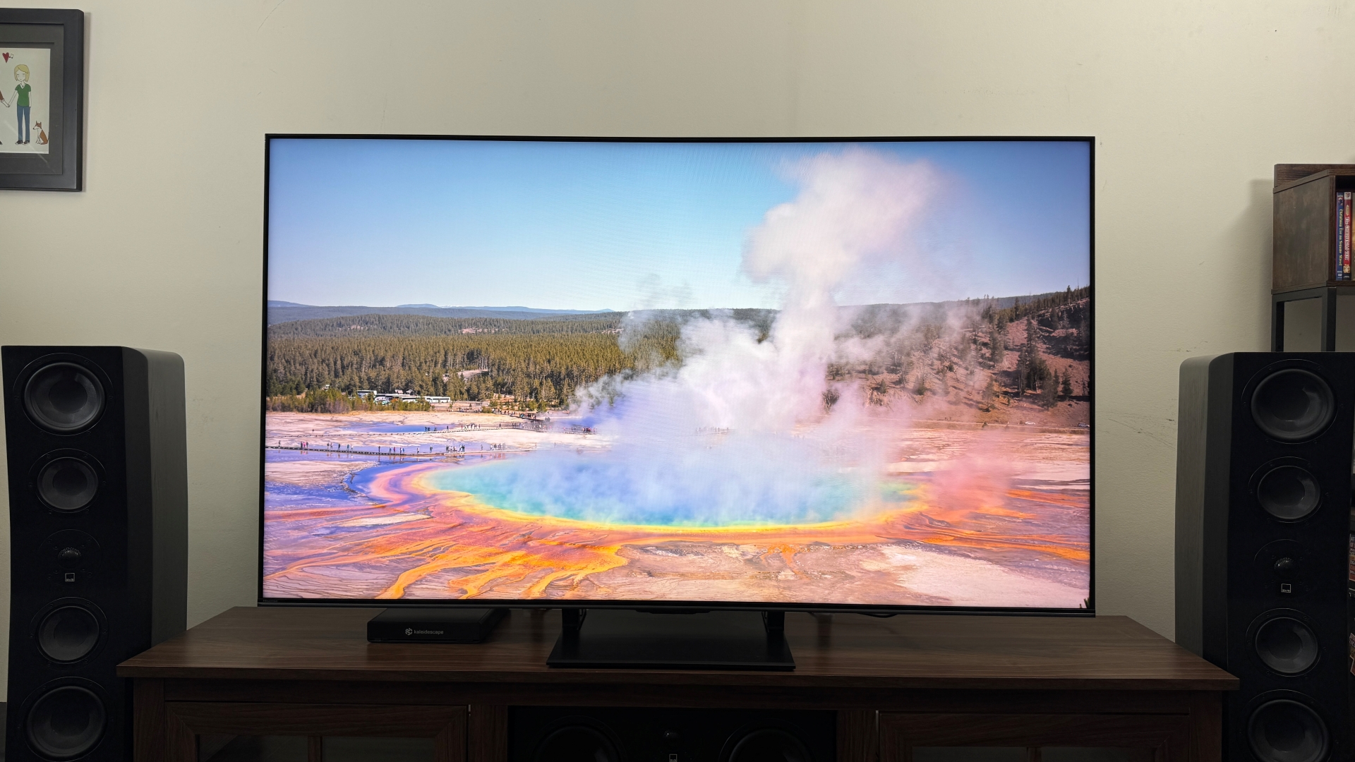 Hisense U75QG showing image of geyser
