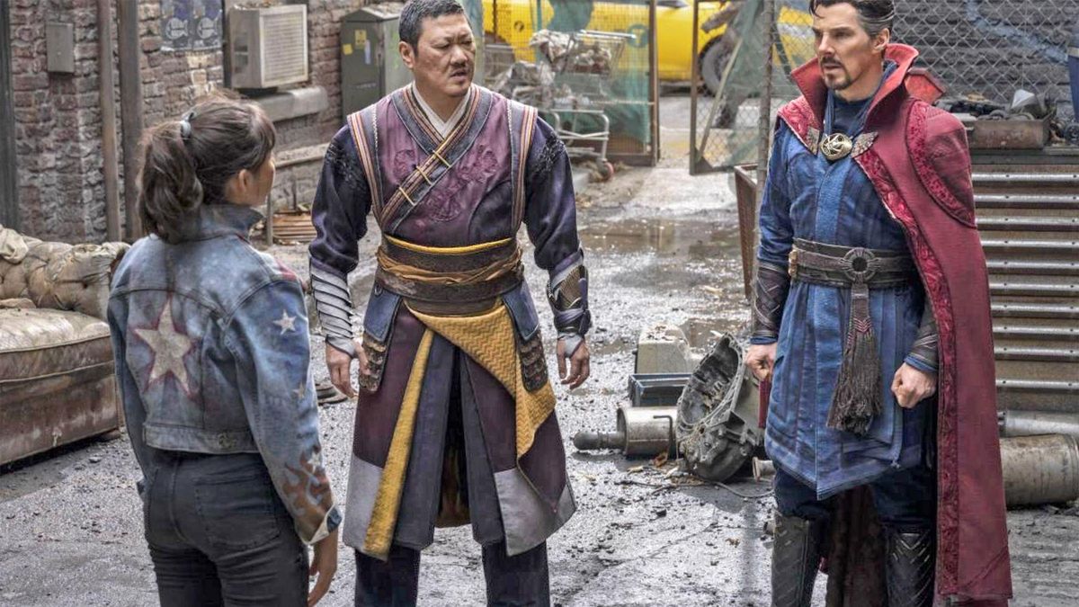 Xochitl Gomez, Benedict Wong and Benedict Cumberbatch in Doctor Strange in the Multiverse of Madness 