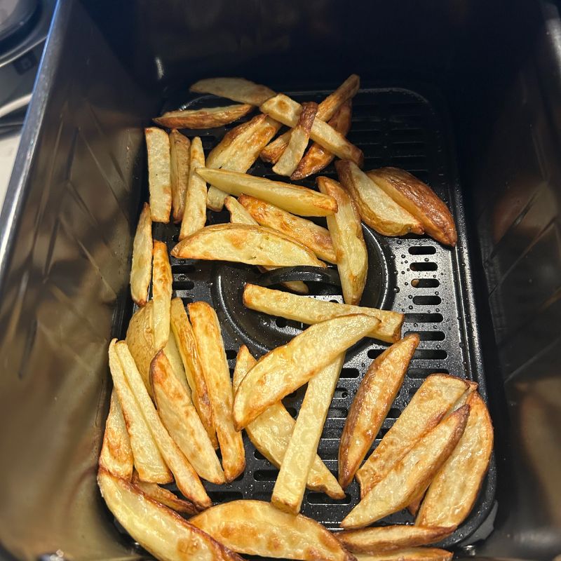 Cuisinart Tri Zone 13.6L Air Fryer &amp;amp; Oven - cooking homemade chips