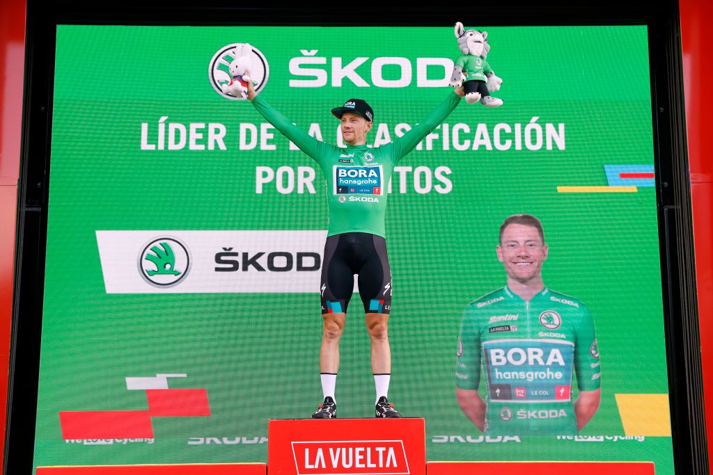 UTRECHT NETHERLANDS AUGUST 20 Sam Bennett of Ireland and Team Bora Hansgrohe celebrates winning the Green Points Jersey on the podium ceremony after the 77th Tour of Spain 2022 Stage 2 a 1751km stage from sHertogenbosch to Utrecht LaVuelta22 WorldTour on August 20 2022 in Utrecht Netherlands Photo by Bas CzerwinskiGetty Images