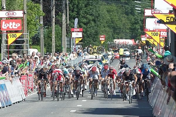Giacomo Nizzolo (RadioShack-Nissan) leads the sprint to the finish line with 100m remaining.