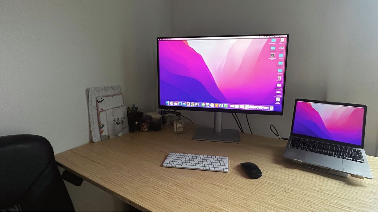 The benq is a 32" 4K monitor