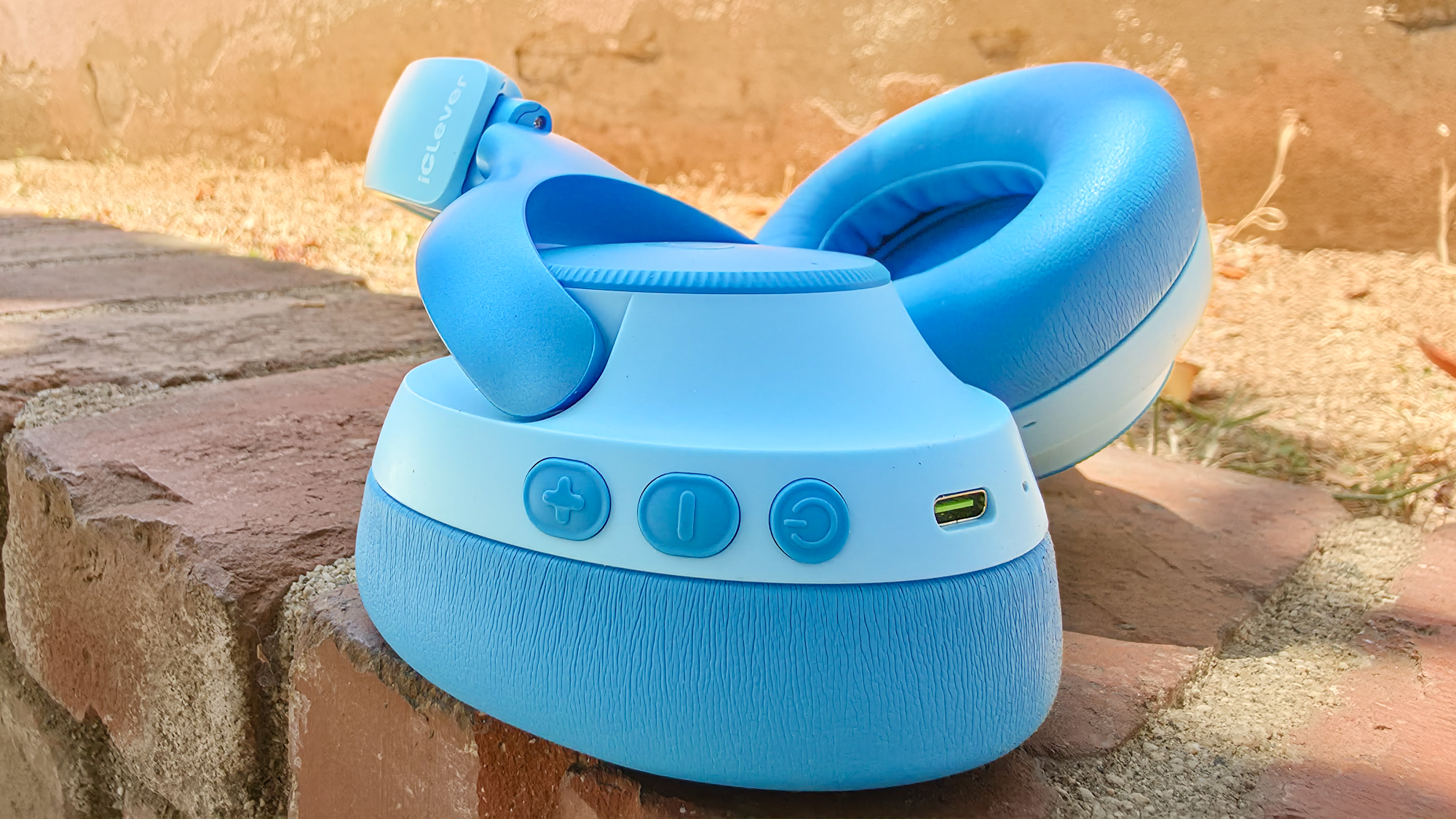 iClever Q950 kid headphones