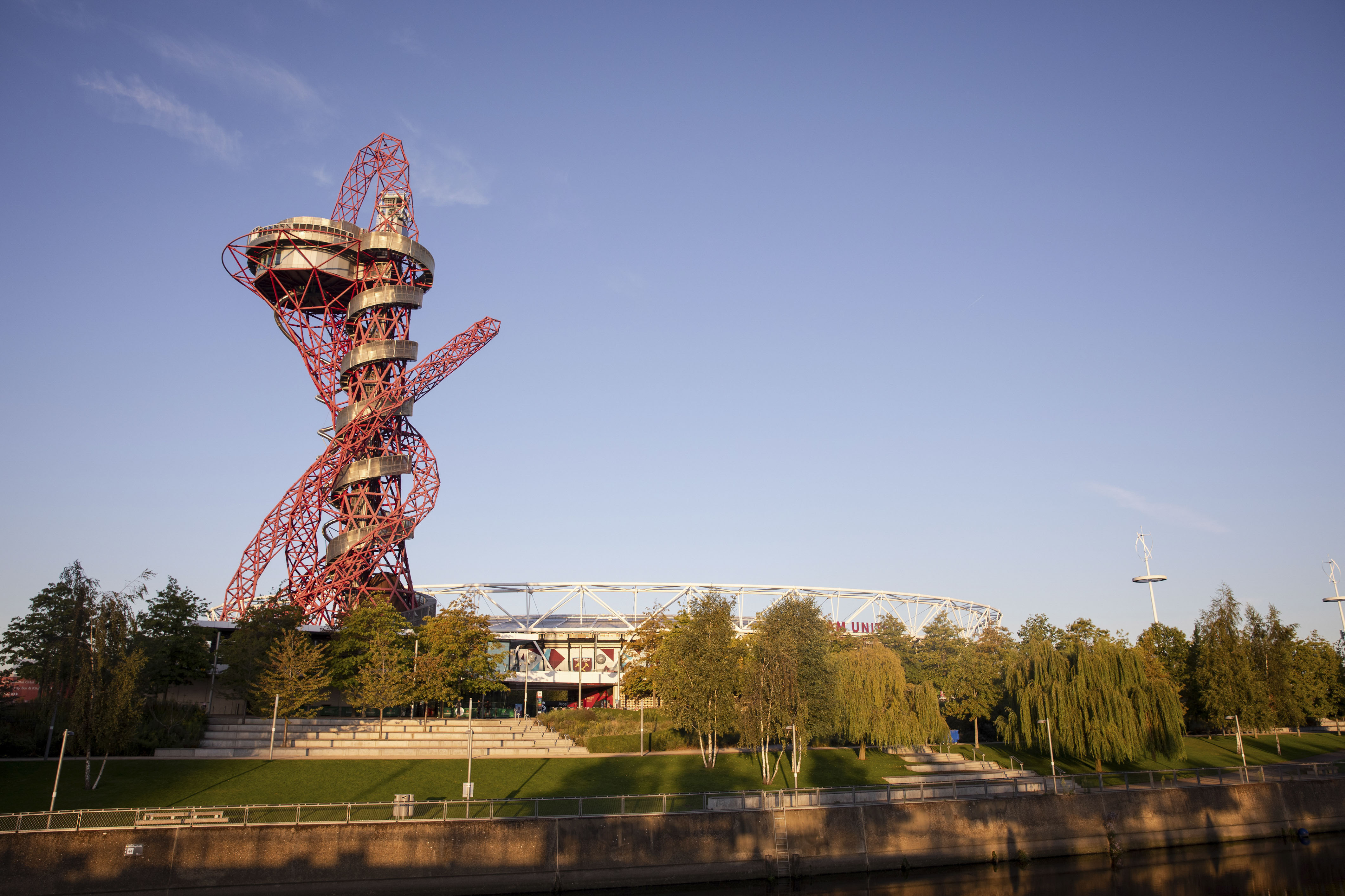 Anish Kapoor sculpture