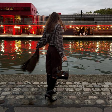 @juliesfi wearing fall fashion