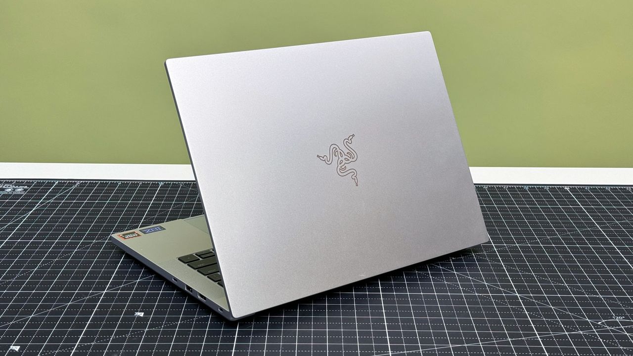 Razer Blade 14 (2024)