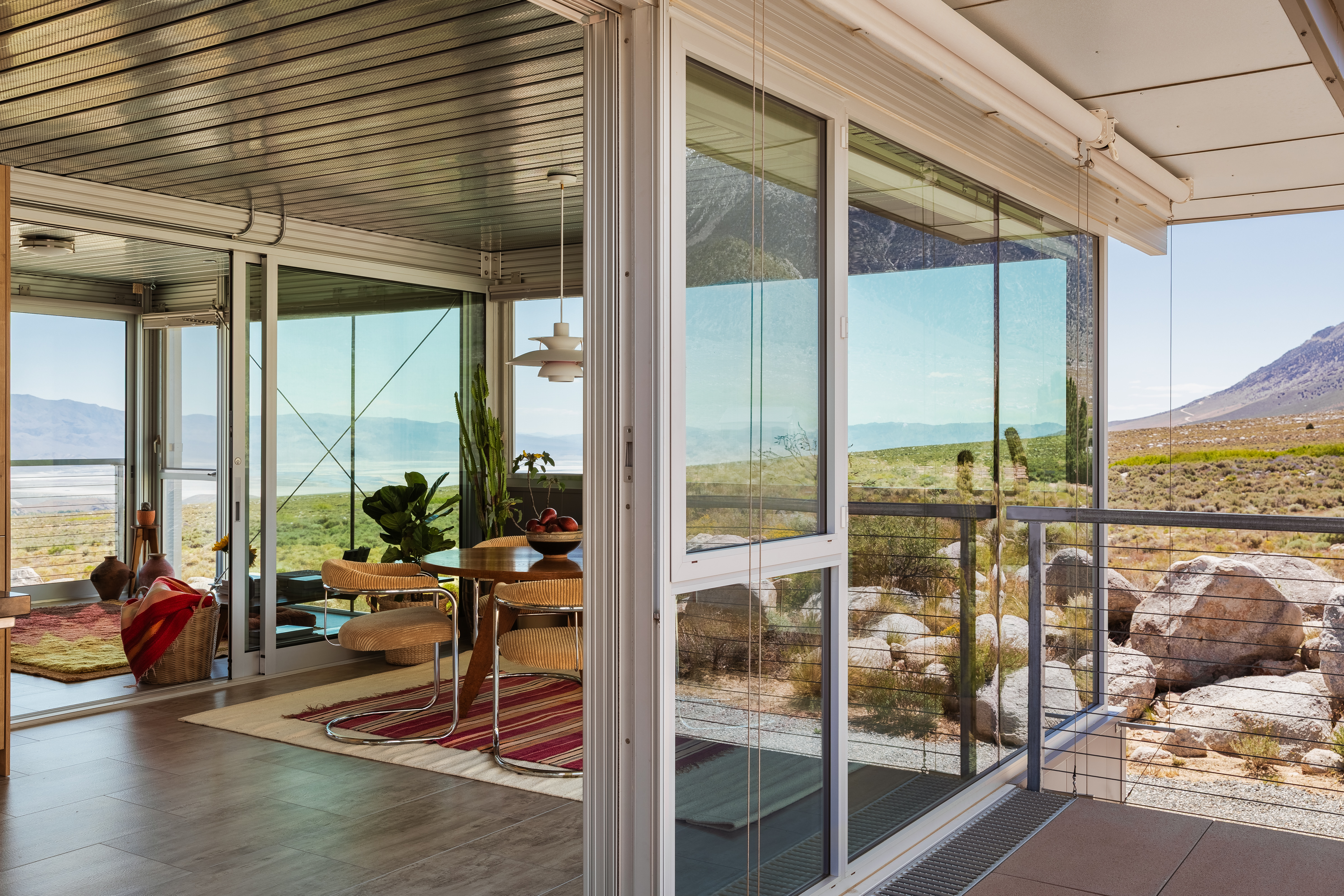 Linda Taalman house and its views of mountains in the american west