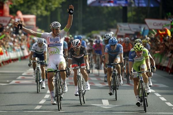 John Degenkolb (Argos-Shimano) wins the final Vuelta stage, his fifth of the tour.