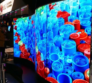 LG Fires First Commercial Market OLED Salvos at Digital Signage Expo