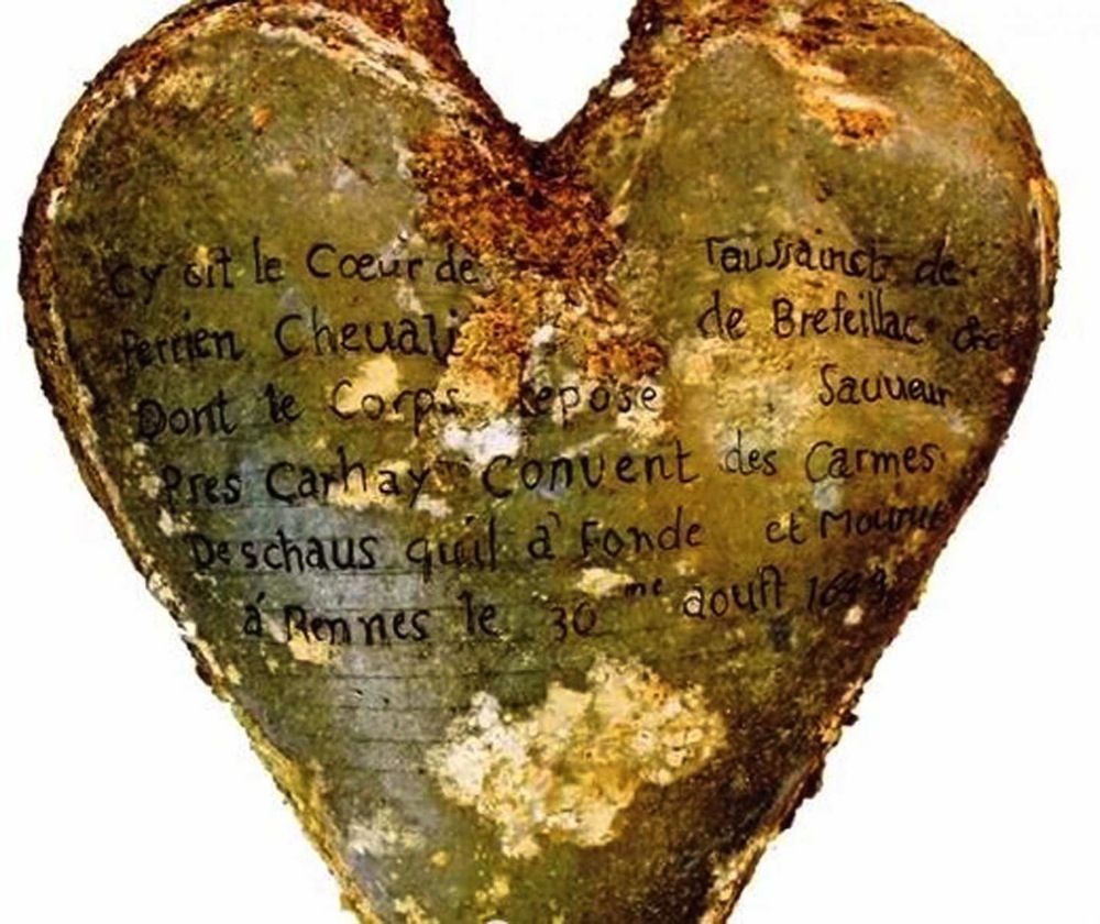 Heart-Shaped Urn - Knight of Brefeillac