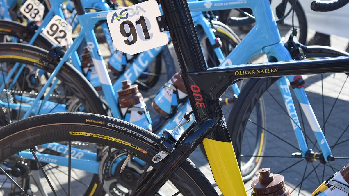 The Factor ONE is the company's aero specific framesets and features many expected design aspects of a modern aero frameset