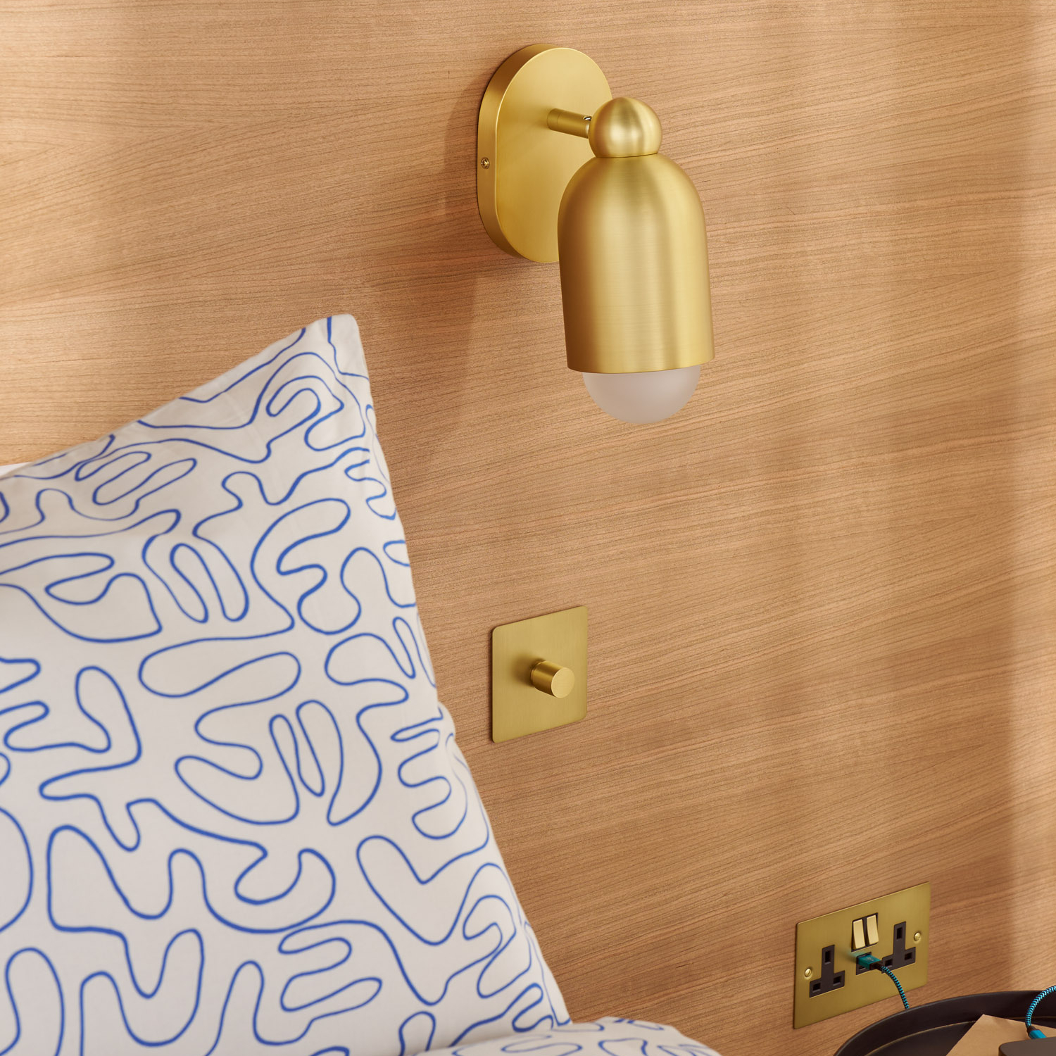 Plank Hardware JENSEN Single Wall Light Brass