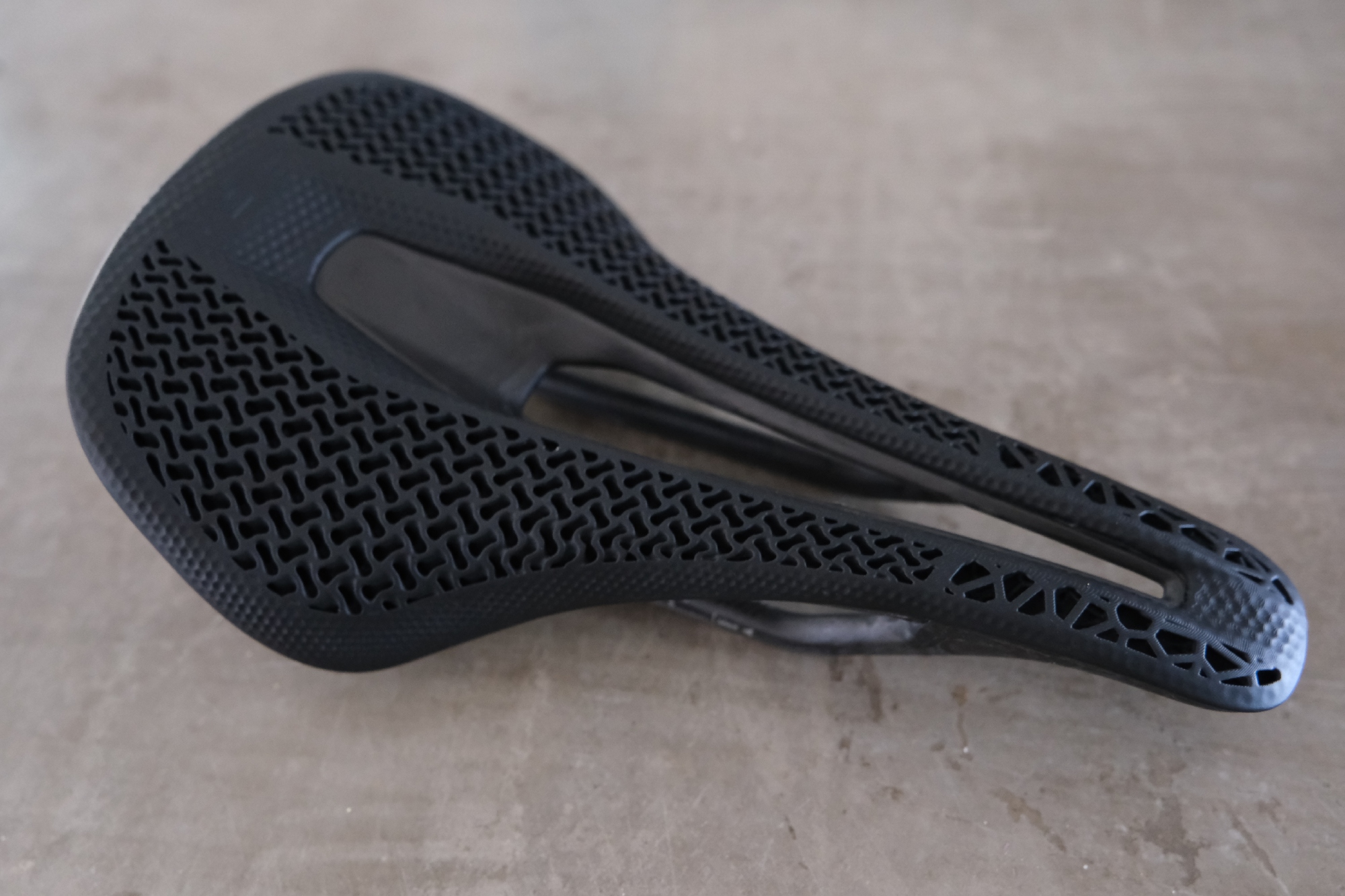 CADEX Amp 3D saddle