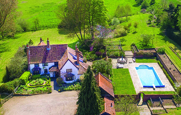 VET PROPERTY 30 JUNE Savills, Church Farm House, &amp;pound;1,250,000-1