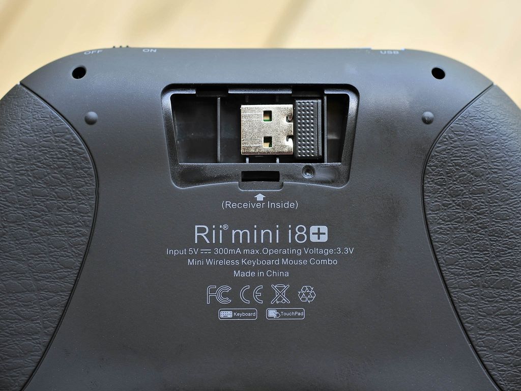 Rii i8+ Mini Wireless review a tiny keyboard for Continuum or Compute