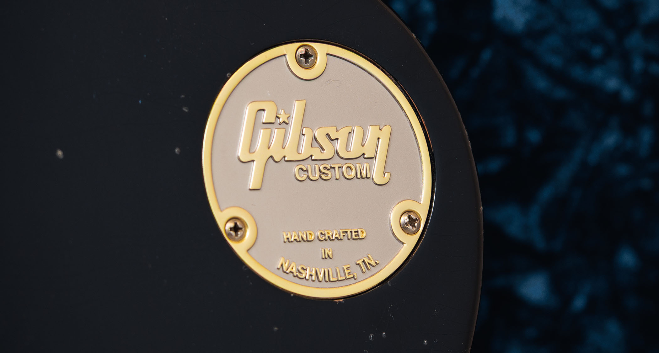 “The most talked-about guitar of the summer is coming to the Gibson Garage London”: P-90s, Light Aging from the Murphy Lab, handwritten Oasis lyrics… The Gibson Custom Noel Gallagher Les Paul Standard has been unveiled and is here photographed in the Gibson Garage, with a variety of close-ups to show every detail.