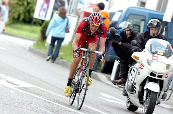 Marcus Burghardt (BMC) pushes the pedals toward a second stage win at the Tour de Suisse.