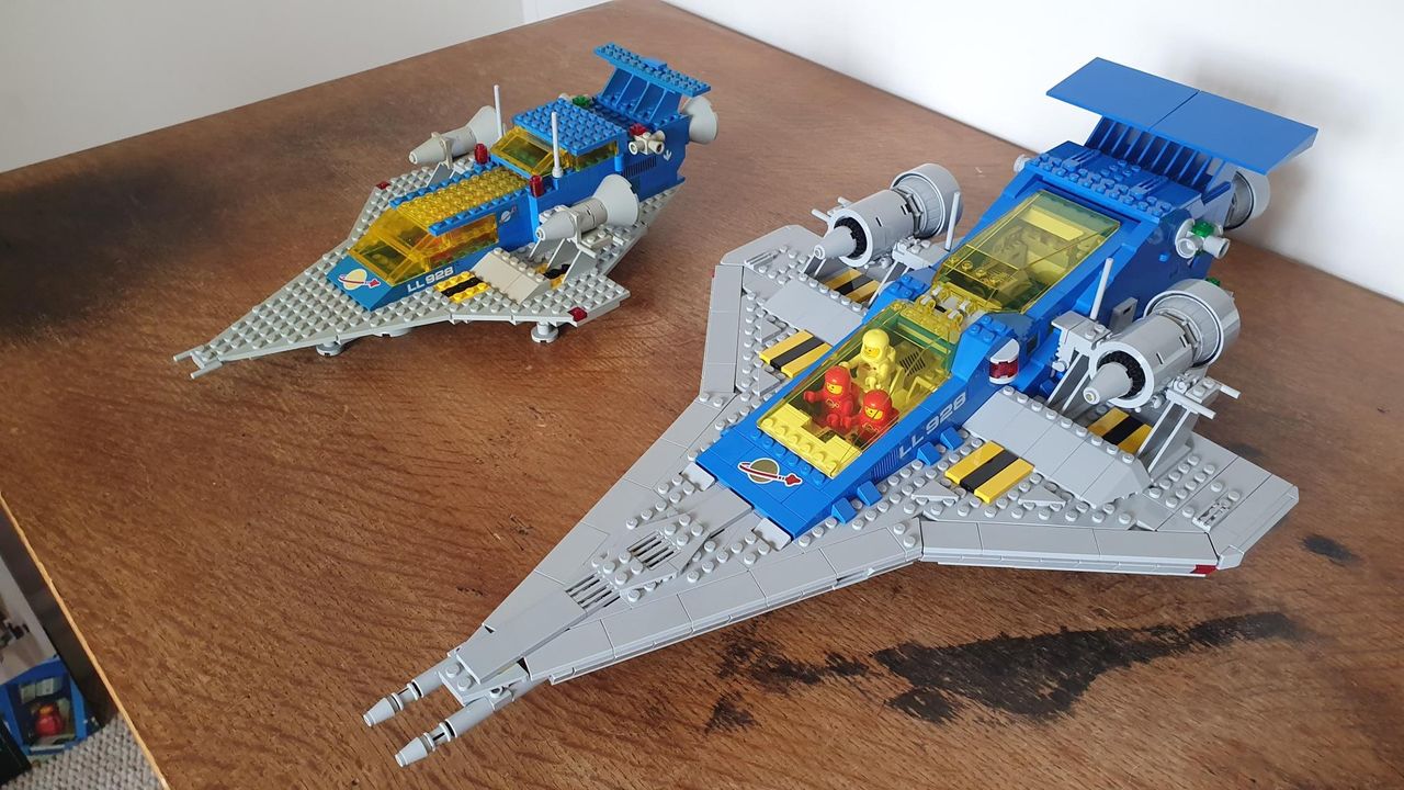 Lego Icons Galaxy Explorer 10497 comparison_side angle
