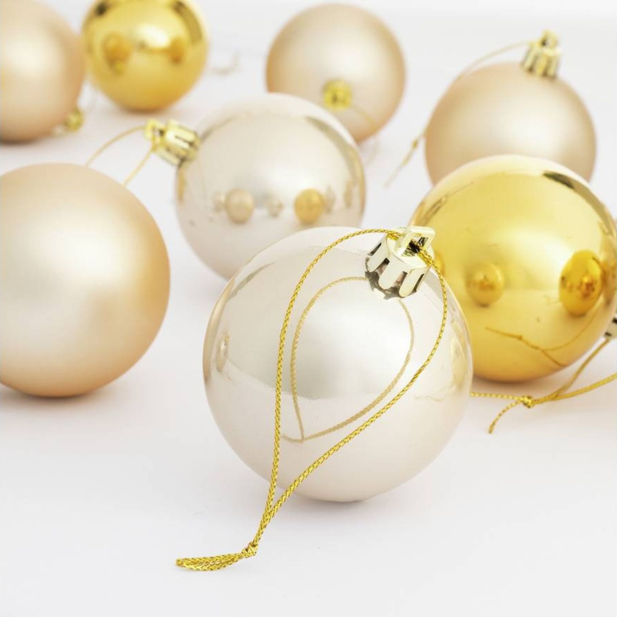 Gold baubles