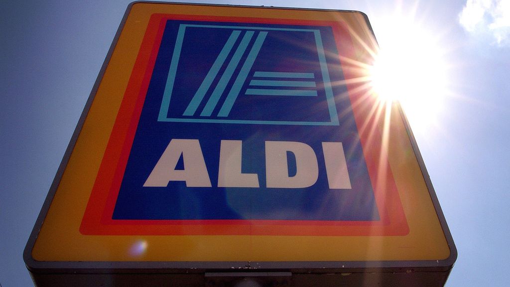 Avoid long queues at the supermarket with Aldi’s new traffic light